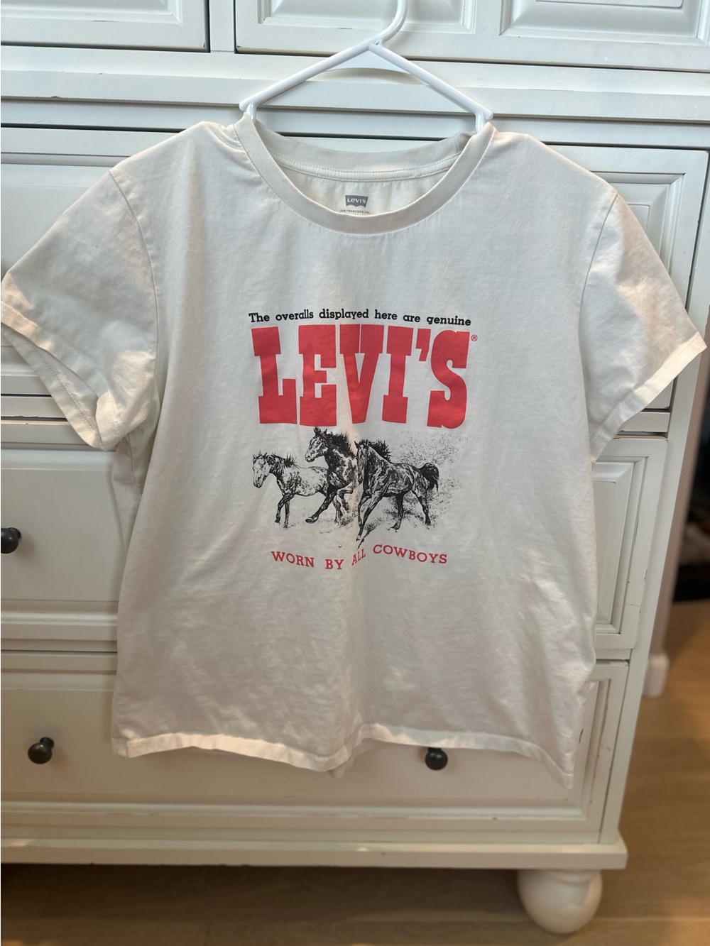 Levi's Kids White Graphic Tee with Red Logo